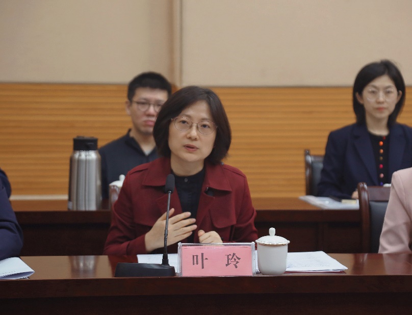 工作推进会上,甘洛县副县长许强汇报了甘洛县乡村振兴工作开展情况